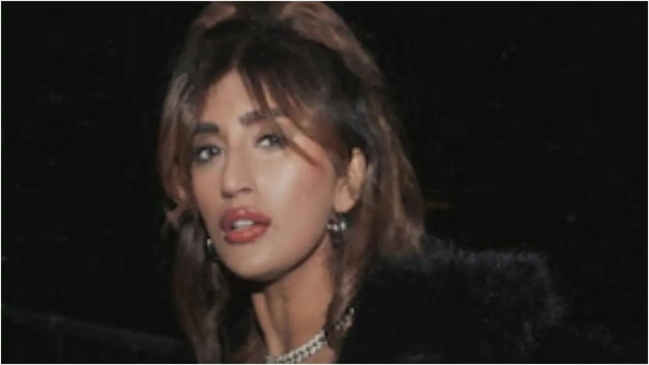 ‘Cocktail 2’ singer Akasa Singh clears wedding rumours