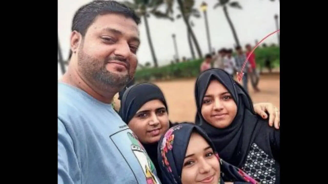 Mystery over death of four of Mumbai family hours after having watermelon