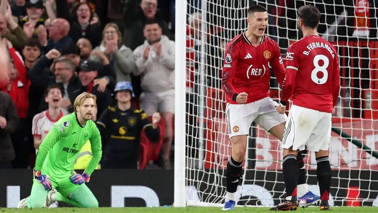 Man United edge Brentford, move within touching distance of UCL