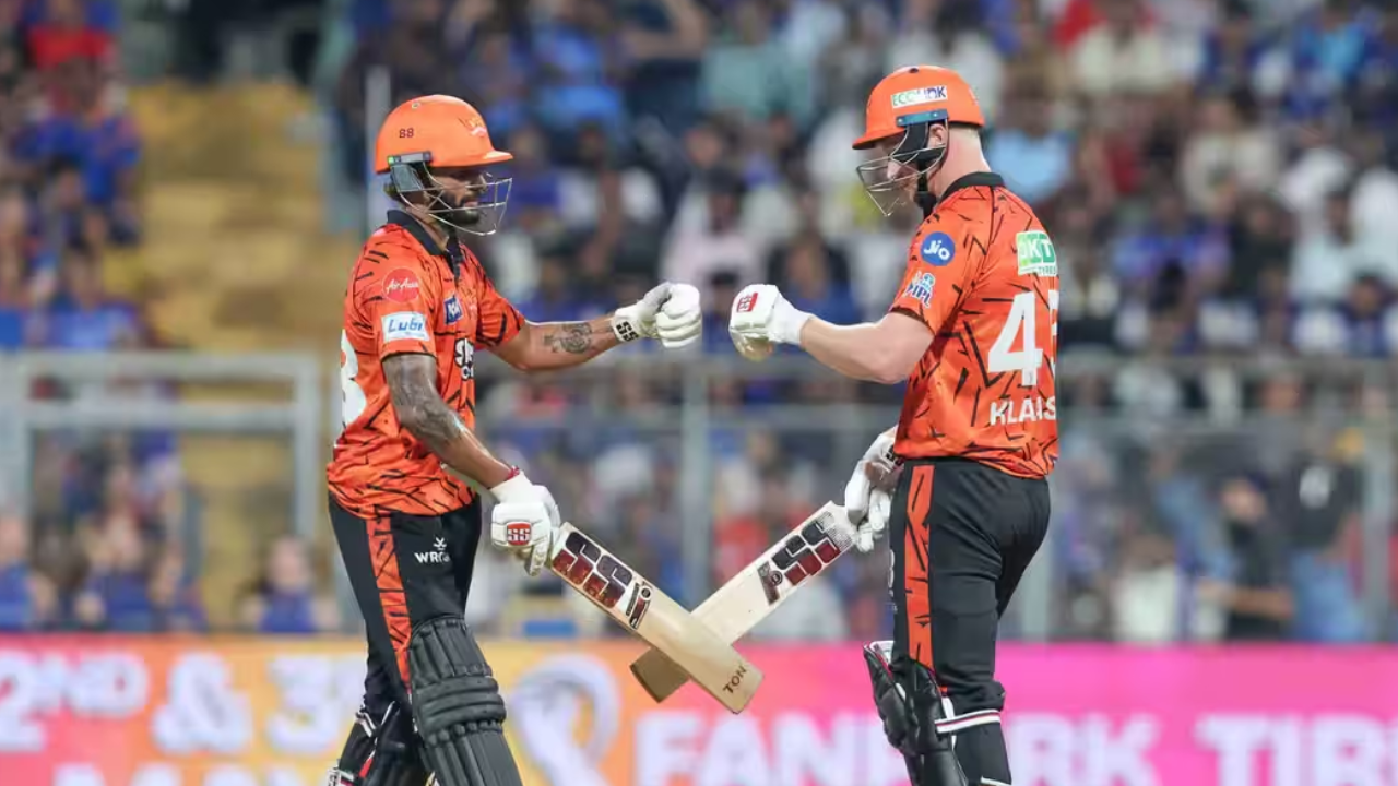 MI vs SRH Live Score: Salil finishes in style with six as SRH beat MI by 6 wickets