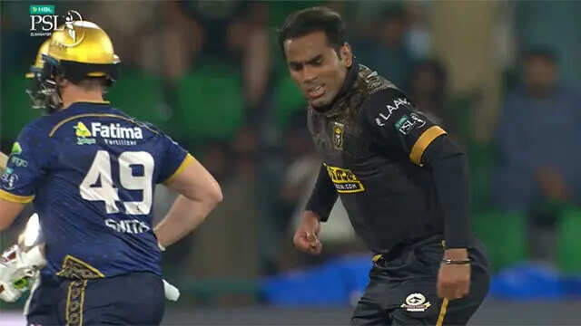 Drama in PSL! Steve Smith loses cool, smashes bat after fiery send-off – Watch