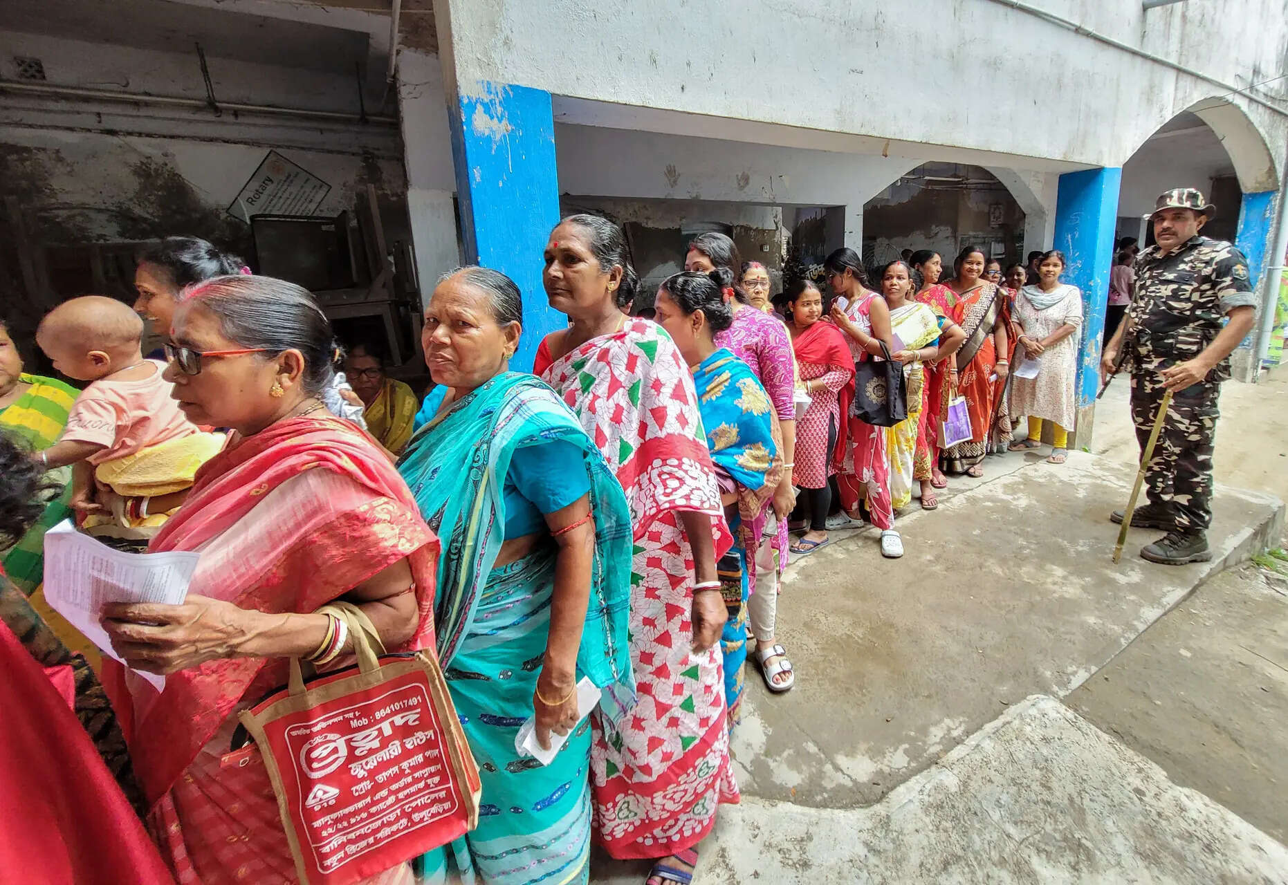 SIR divides families across Kolkata: Chosen few celebrate vote as lakhs mourn deletion