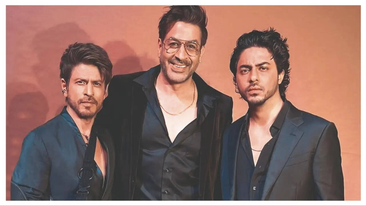 Rajat Bedi with Shah Rukh Khan and Aryan Khan