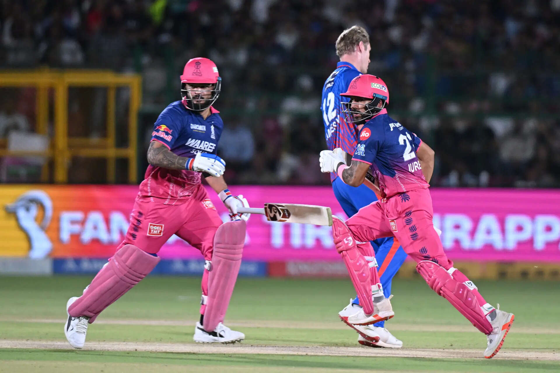 RR vs DC Live: Axar Patel breaks the century stand, Dhruv Jurel falls