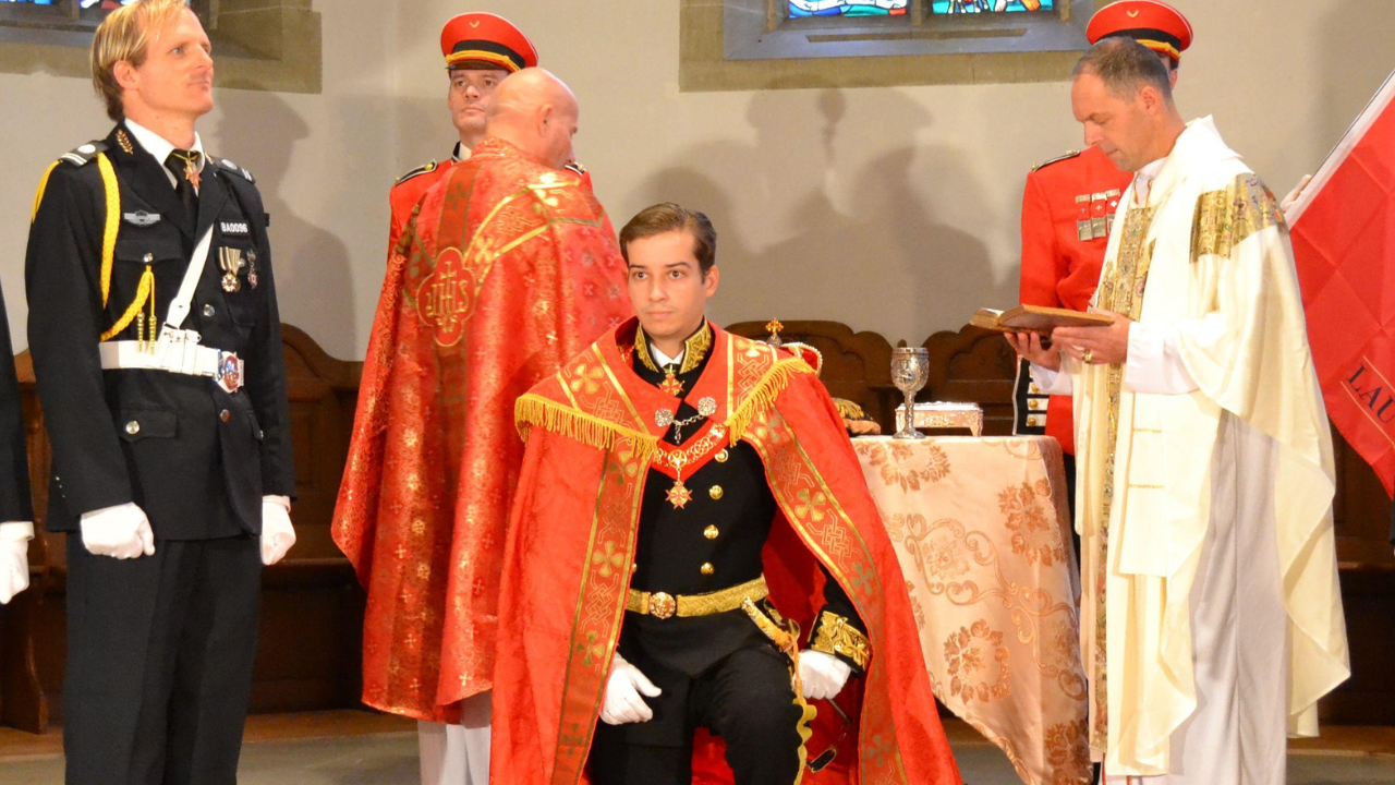 Man proclaims himself king of Switzerland and builds an empire for free
