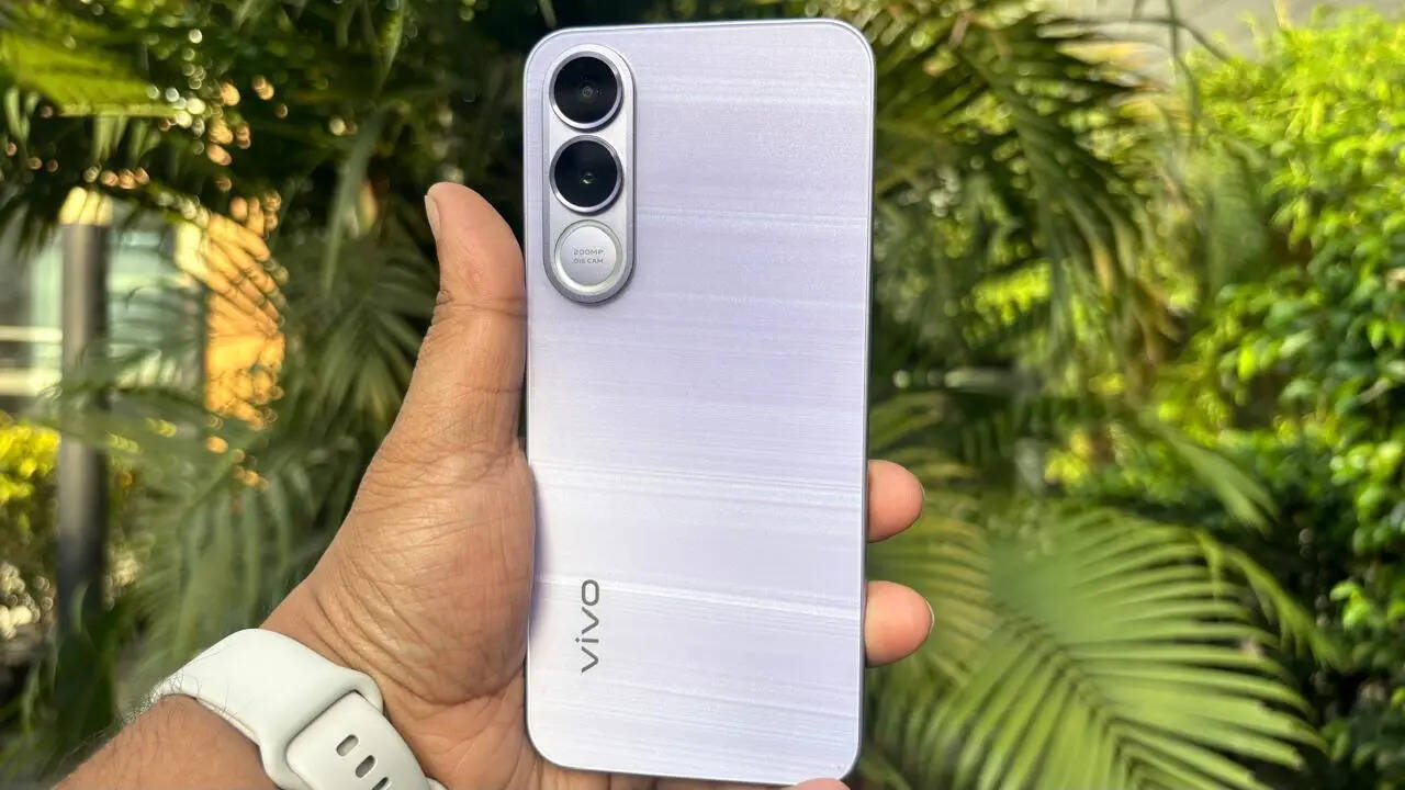 Vivo V70 FE camera