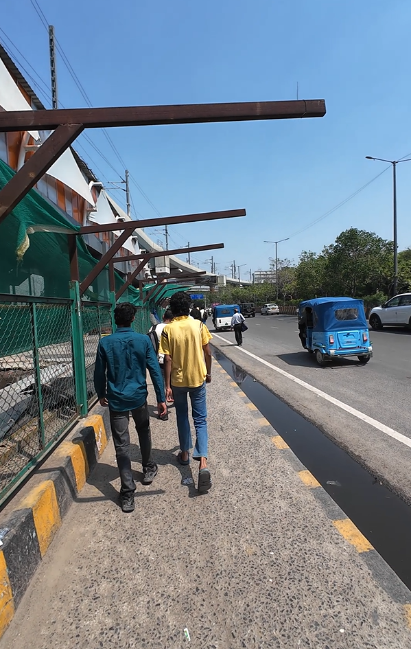 Walkway without shade.png