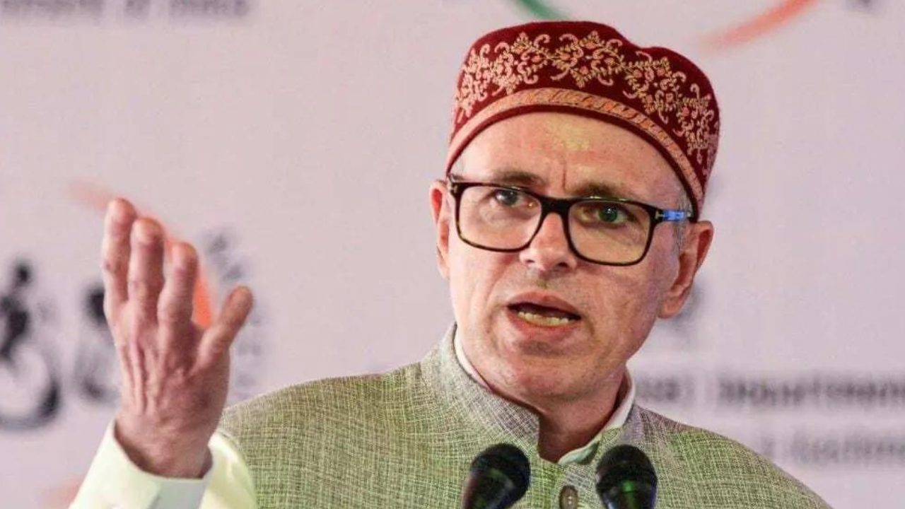 J&amp;K: Omar Abdullah denies plan to drop Urdu in revenue jobs, slams PDP over ‘lies’