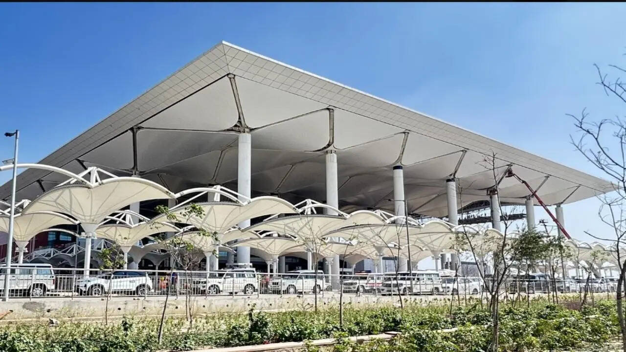 Noida airport