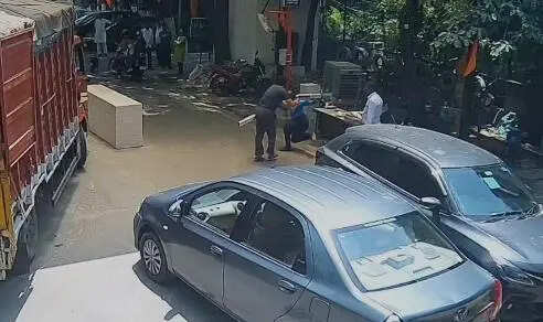2 Attack on Guard  Rajat Vihar 3.jpg