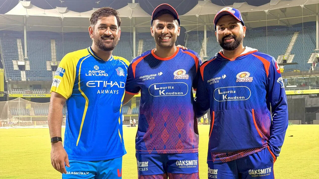 'Pehle Rohit bhai, phir Dhoni bhai ... ': Surya reveals story behind iconic pic