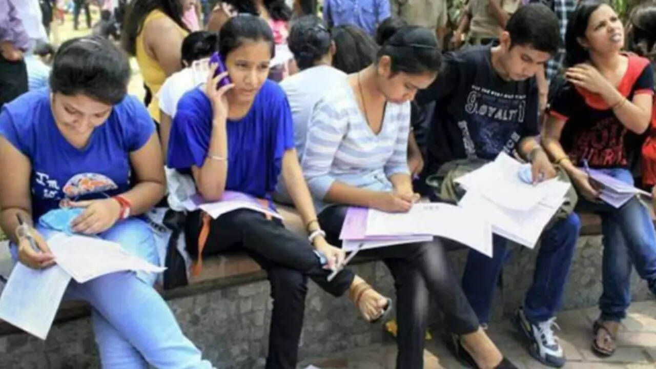 NEET UG 2026: Safe score, expected cut-off and marks needed for MBBS admission to government and private colleges