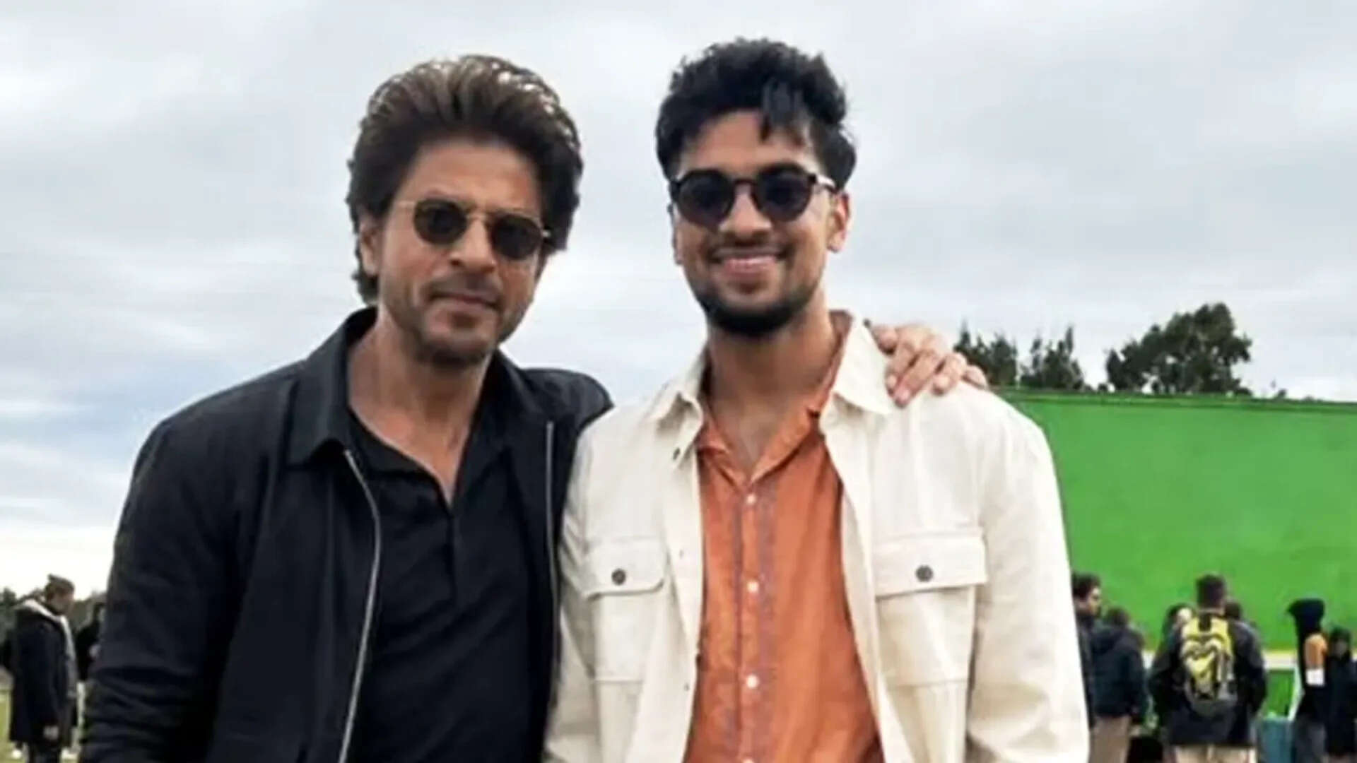 'King': Shah Rukh Khan ditches grey look- PICS