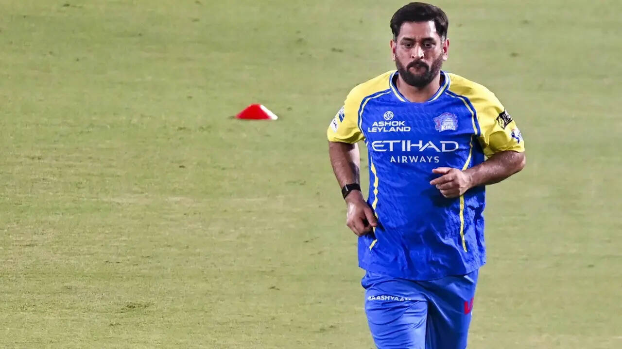 Will Dhoni play vs DC? CSK coach's blunt 'above my pay grade' reply goes viral