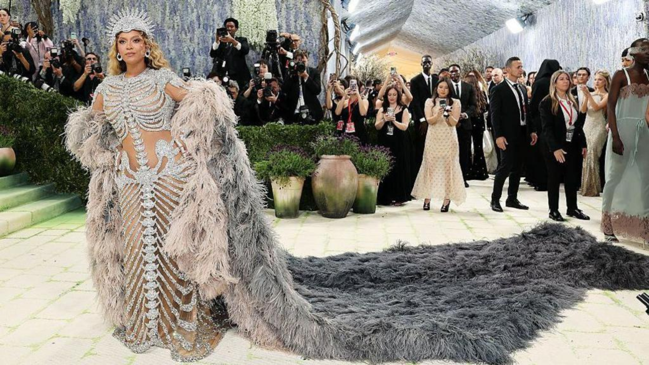 Beyoncé Skips a Decade Then Owns the Finale