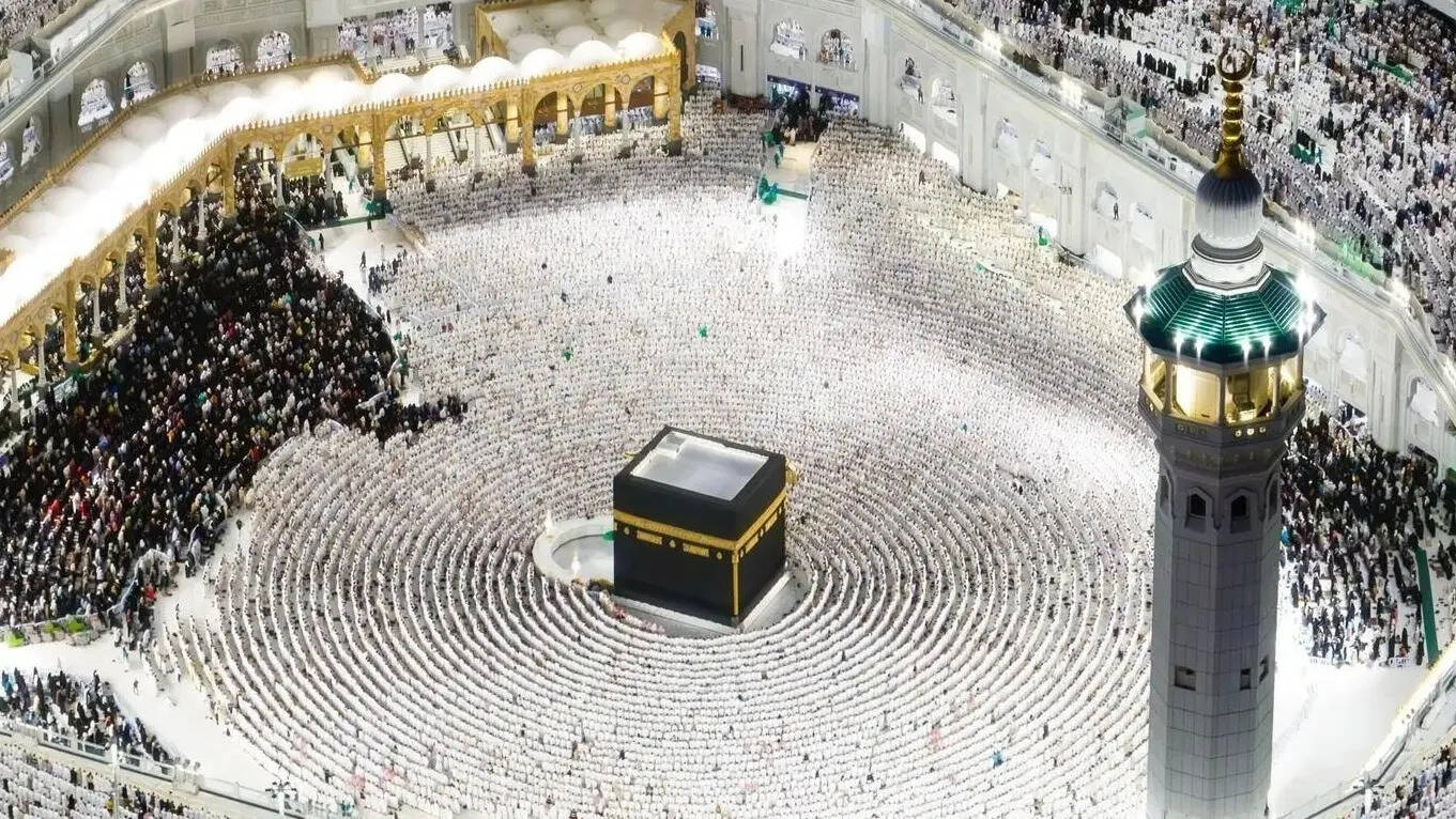 Saudi Arabia Declares War on Unofficial Hajj Pilgrims
