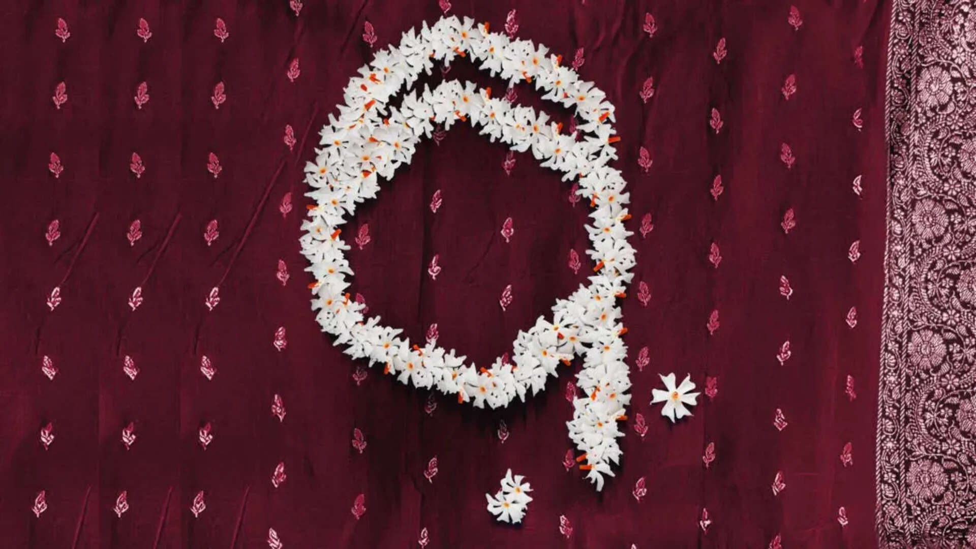 <br>With its focus on elderly queer lives—an often underrepresented perspective in contemporary cinema—<em>Jasmine That Blooms in Autumn</em> aims to foreground questions of visibility, care, and emotional dignity, while challenging prevailing assumptions around love, ageing, and identity.