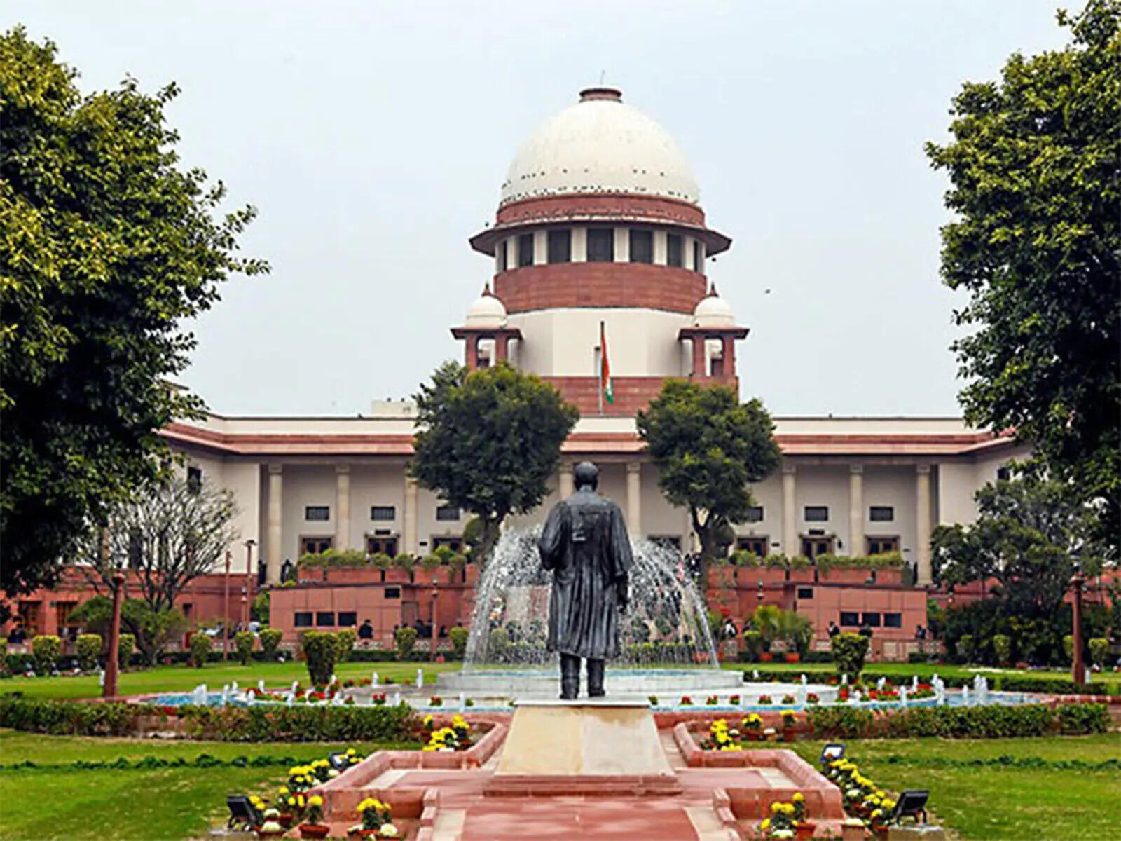 Centre bolsters Supreme Court: Strength of judges increased from 33 to 37