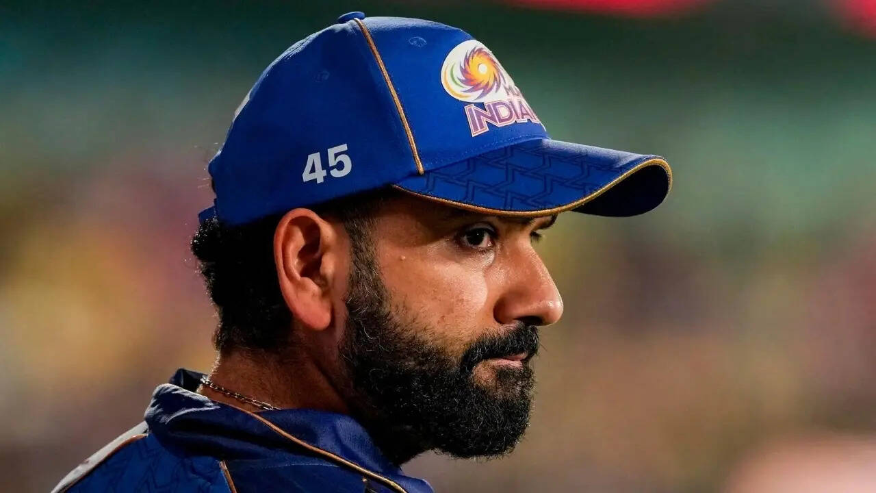 Rohit Sharma overtakes Kohli, closes gap on Dhoni in big IPL record