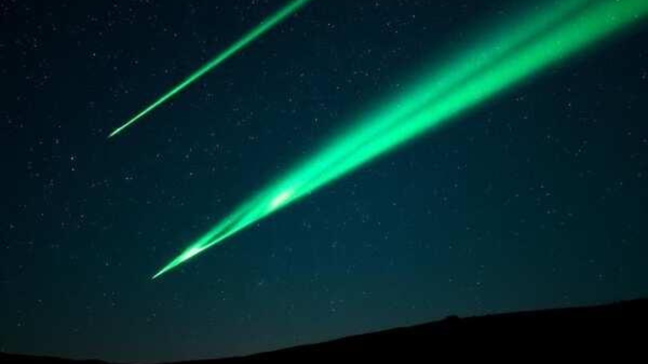 Once-in-170,000-year comet is streaking across the sky with glowing blue-green light: Spot it over Australia and New Zealand