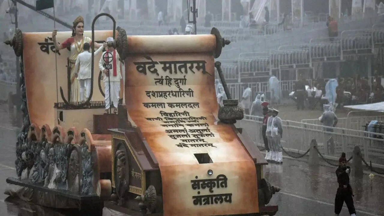 Cabinet clears proposal to equate Vande Mataram with Jana Gana Mana