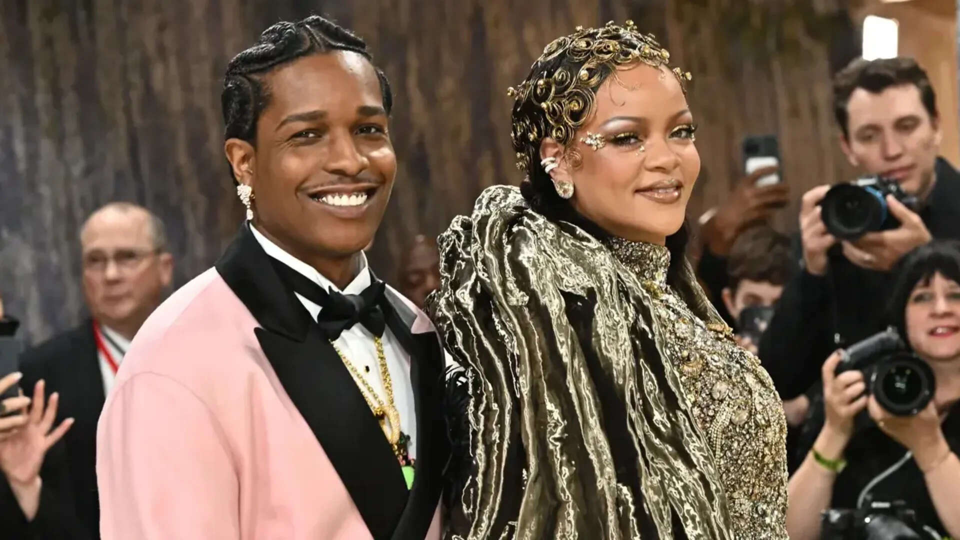 Rihanna and A$AP Rocky's TENSE video sparks split rumours - WATCH