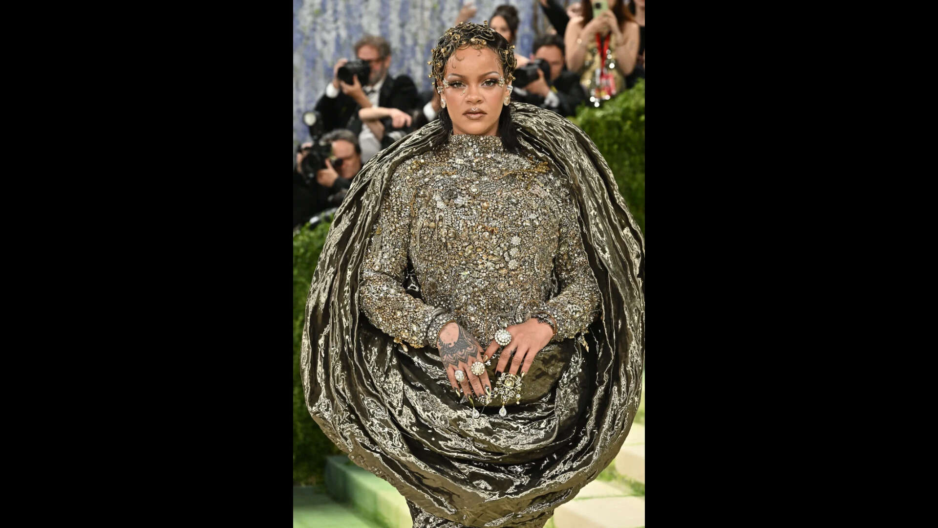Photos show stars embracing art-inspired fashion at the 2026 Met Gala