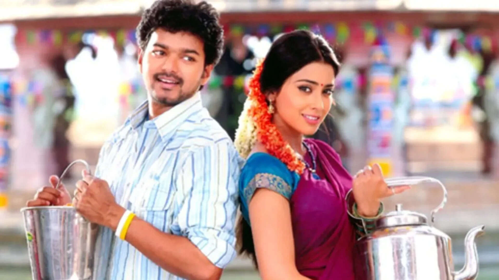 Shriya Saran REVEALS why fans love Thalapathy Vijay