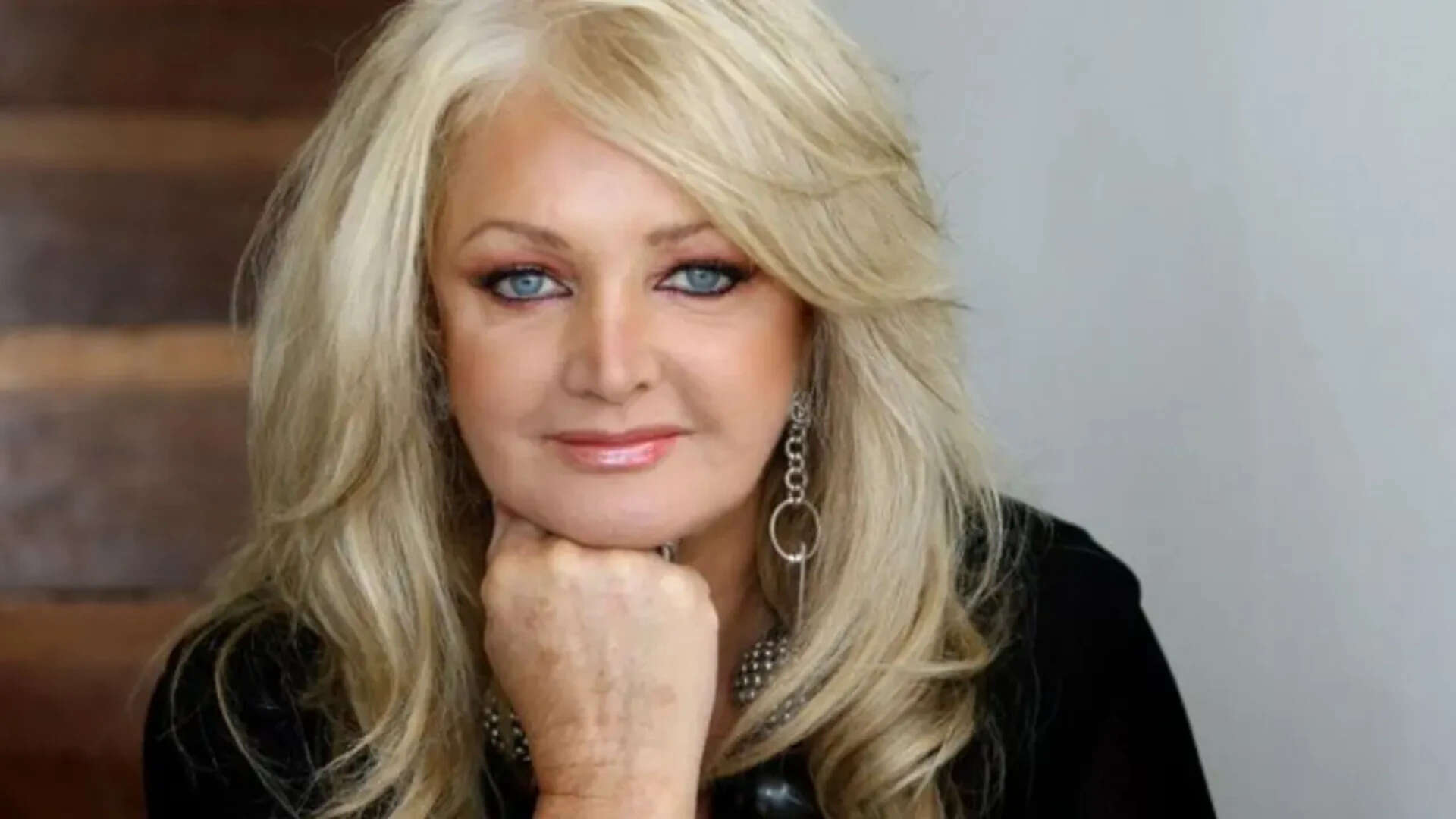 Bonnie Tyler undergoes emergency surgery in Portugal