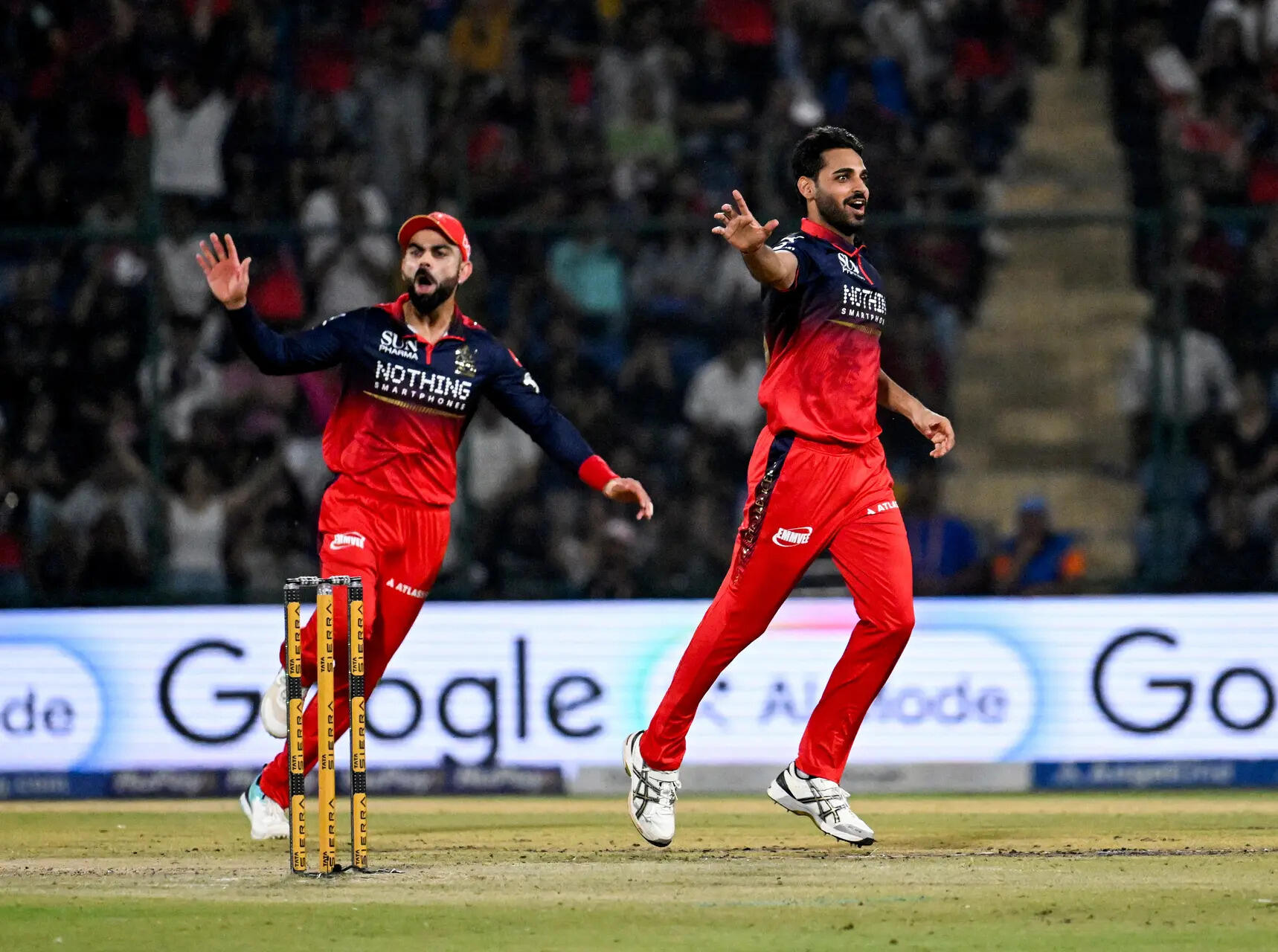 Virat rates RCB teammate Bhuvneshwar among 'top 3 pacers in IPL history'