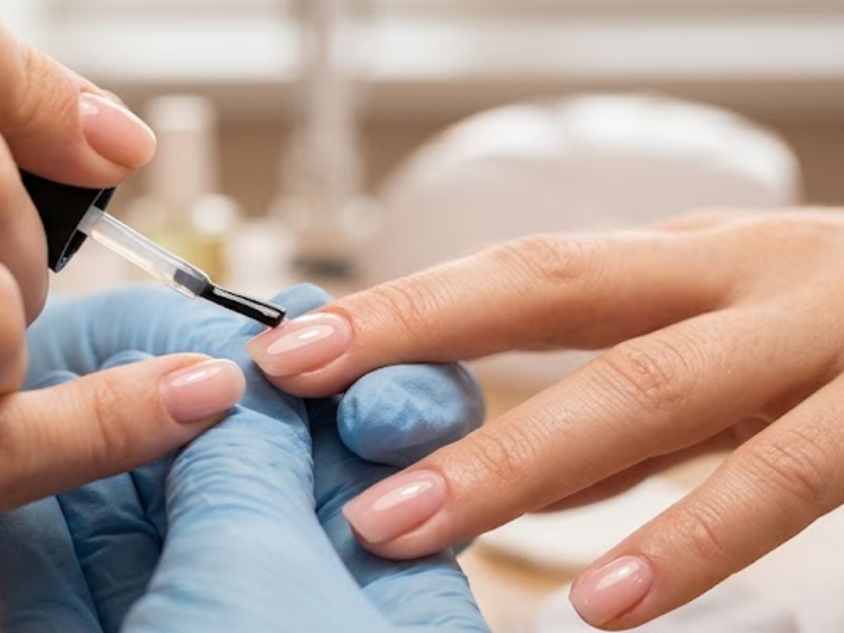 nails