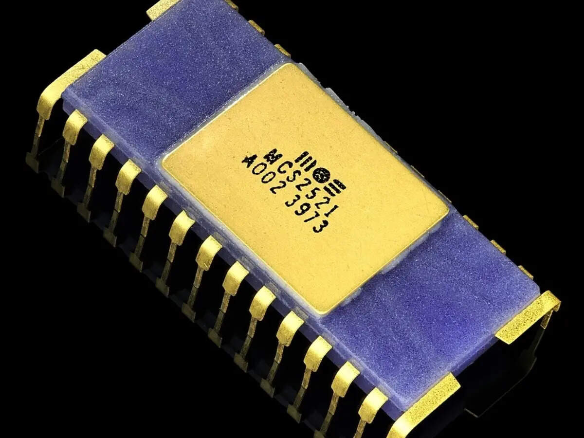 How an unexpected crystal thread helped build the microchip age