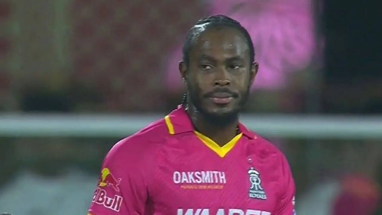 Archer's horror first over against GT enters unwanted IPL record books