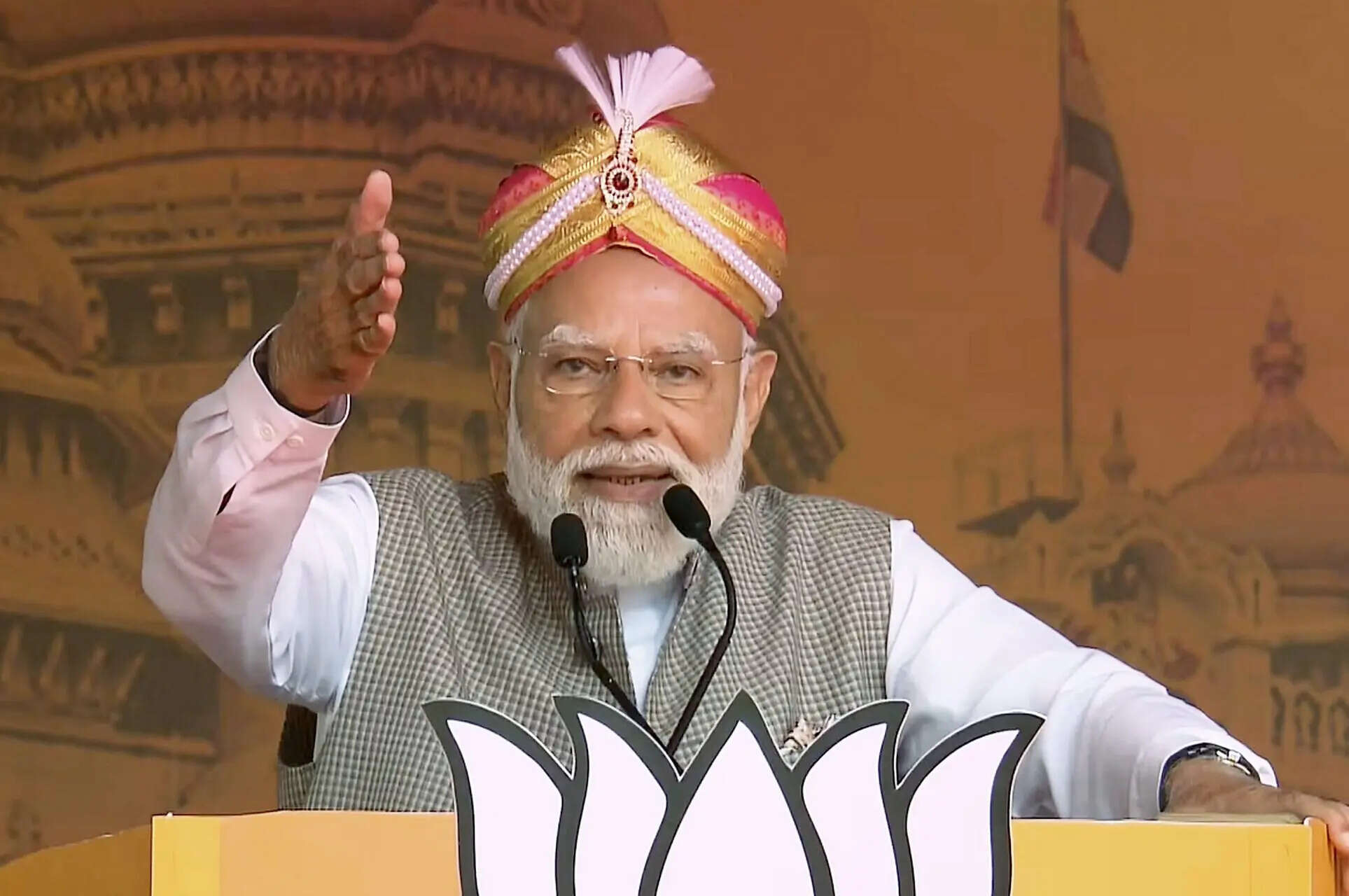 'Congress misleading people by supporting govt in Tamil Nadu': PM Modi addresses rally in Bengaluru