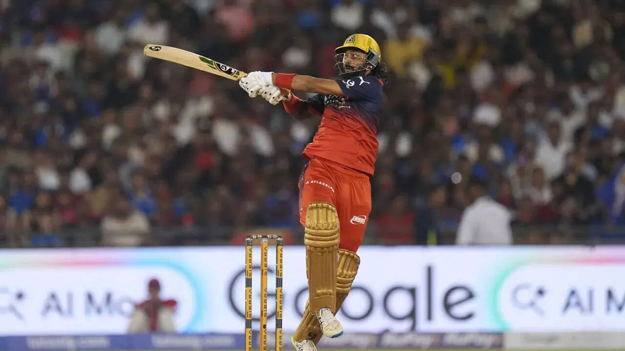IPL Live: Krunal Pandya, Jacob Bethell lead RCB's run chase vs MI