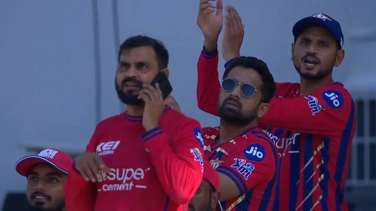 Fact check: Did LSG official use mobile phone in dugout during match vs CSK?