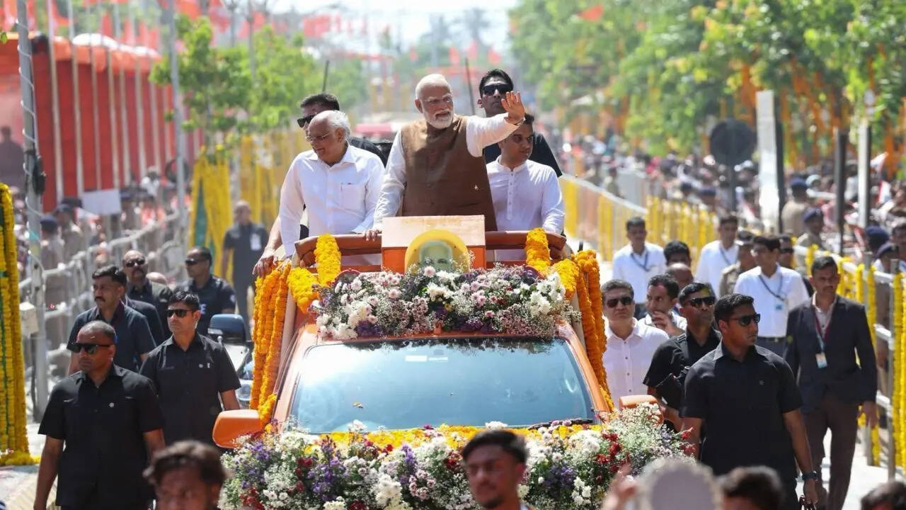 Amrutparv: PM Modi offers prayers at Somnath Temple, holds massive roadshow in Gujarat