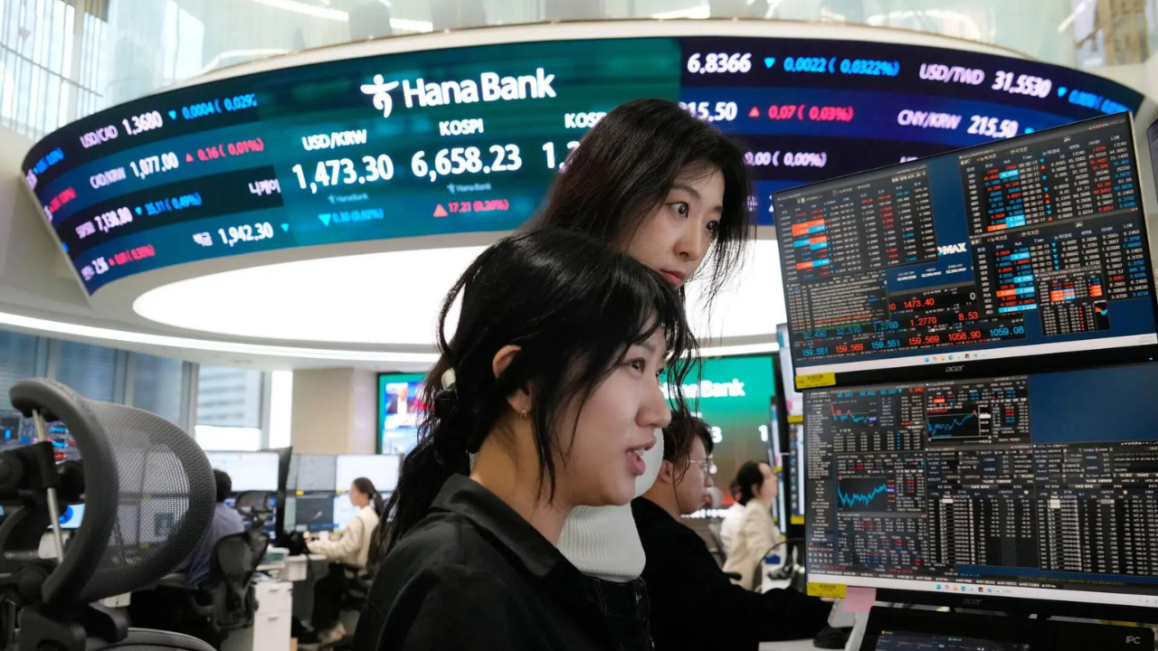 Asian stocks today: Markets mixed as oil prices, inflation worries weigh on sentiment