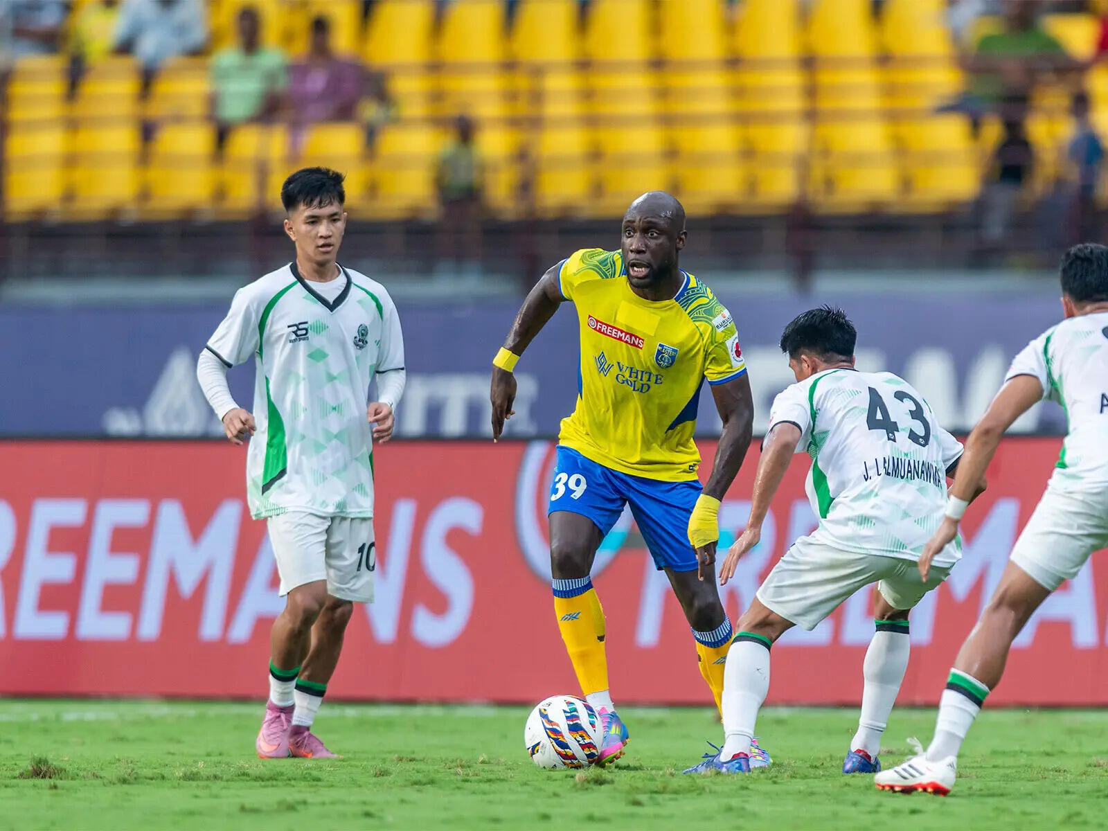 ISL 2025-26: Kerala Blasters surge past Mohammedan Sporting, extend unbeaten run