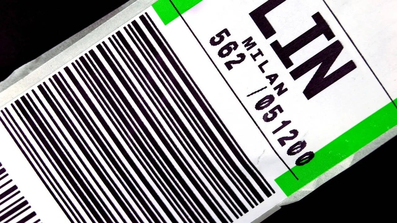 Airline baggage tag
