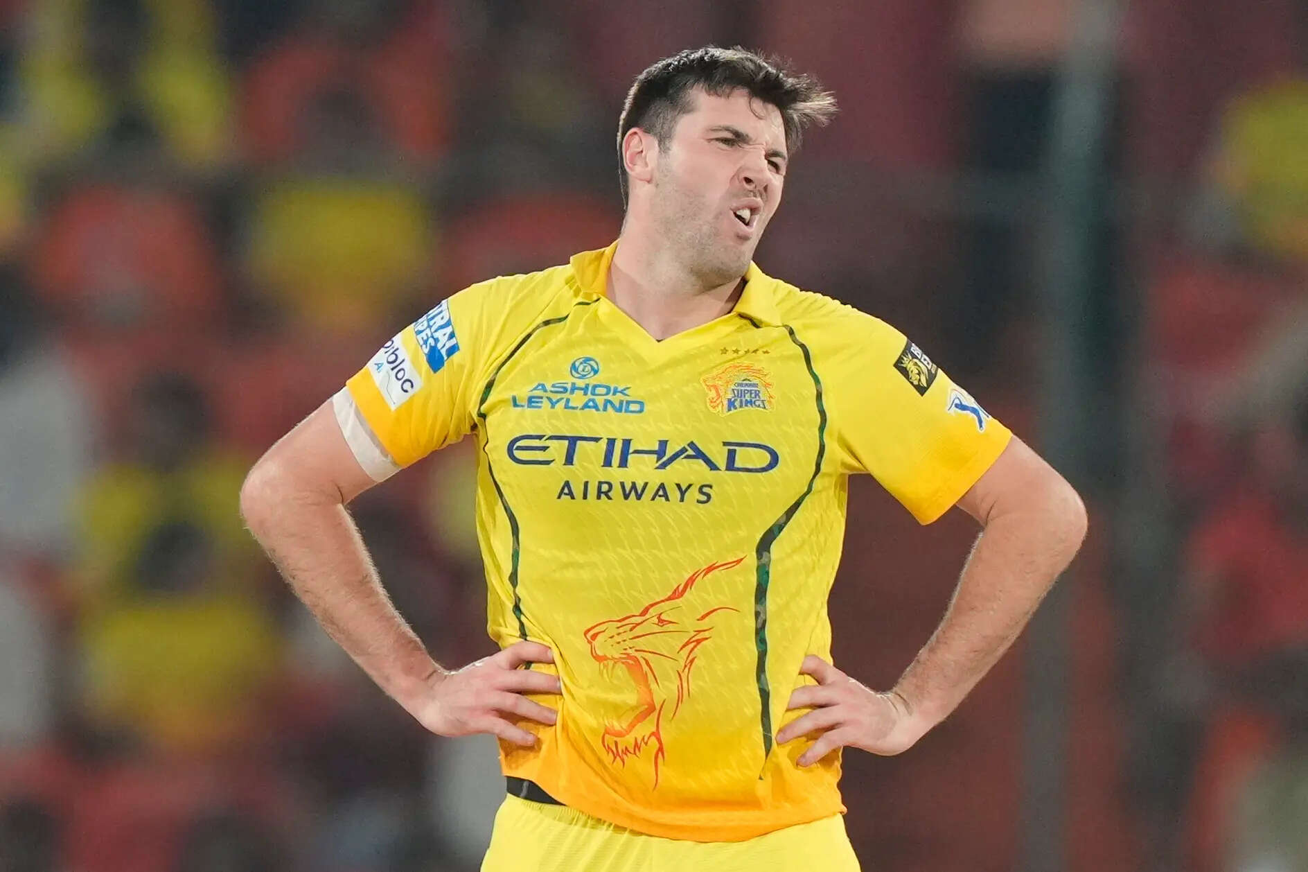IPL 2026: Big blow for Chennai Super Kings! Jamie Overton heads home