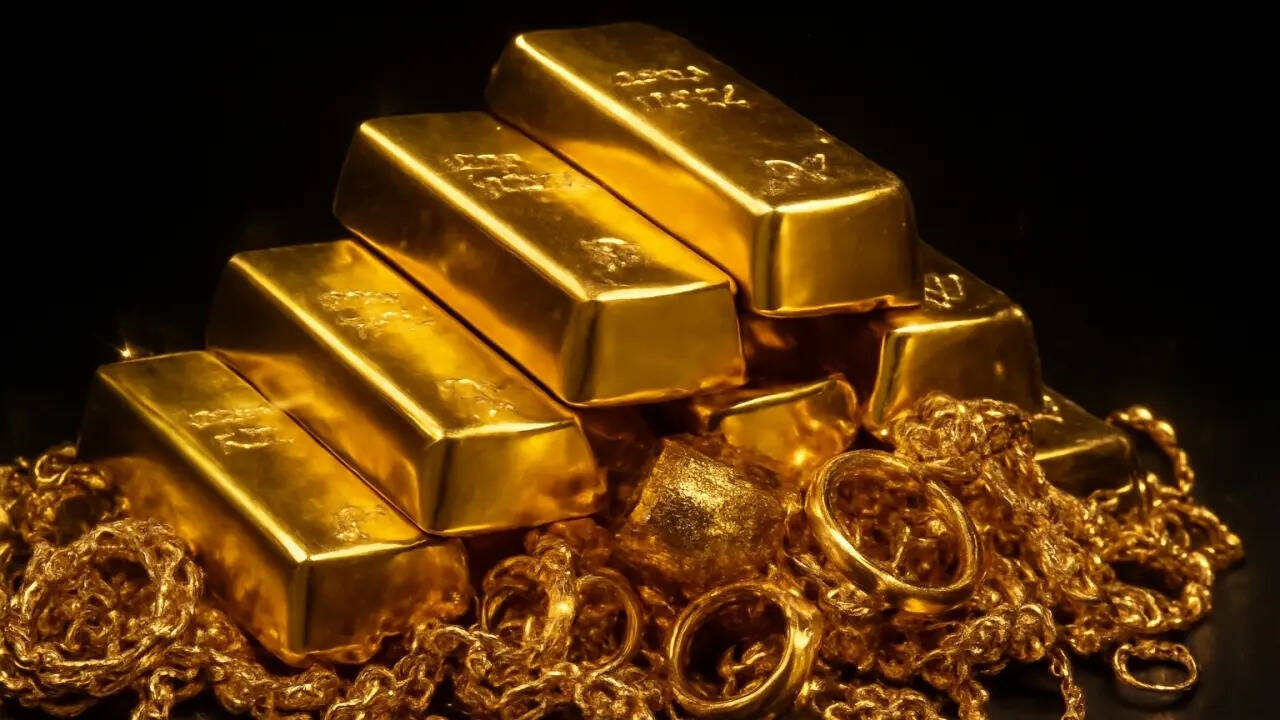 Price prediction: Will gold head to Rs 1.70 lakh/10 gms &amp; silver hit Rs 3.4 lakh/kg?