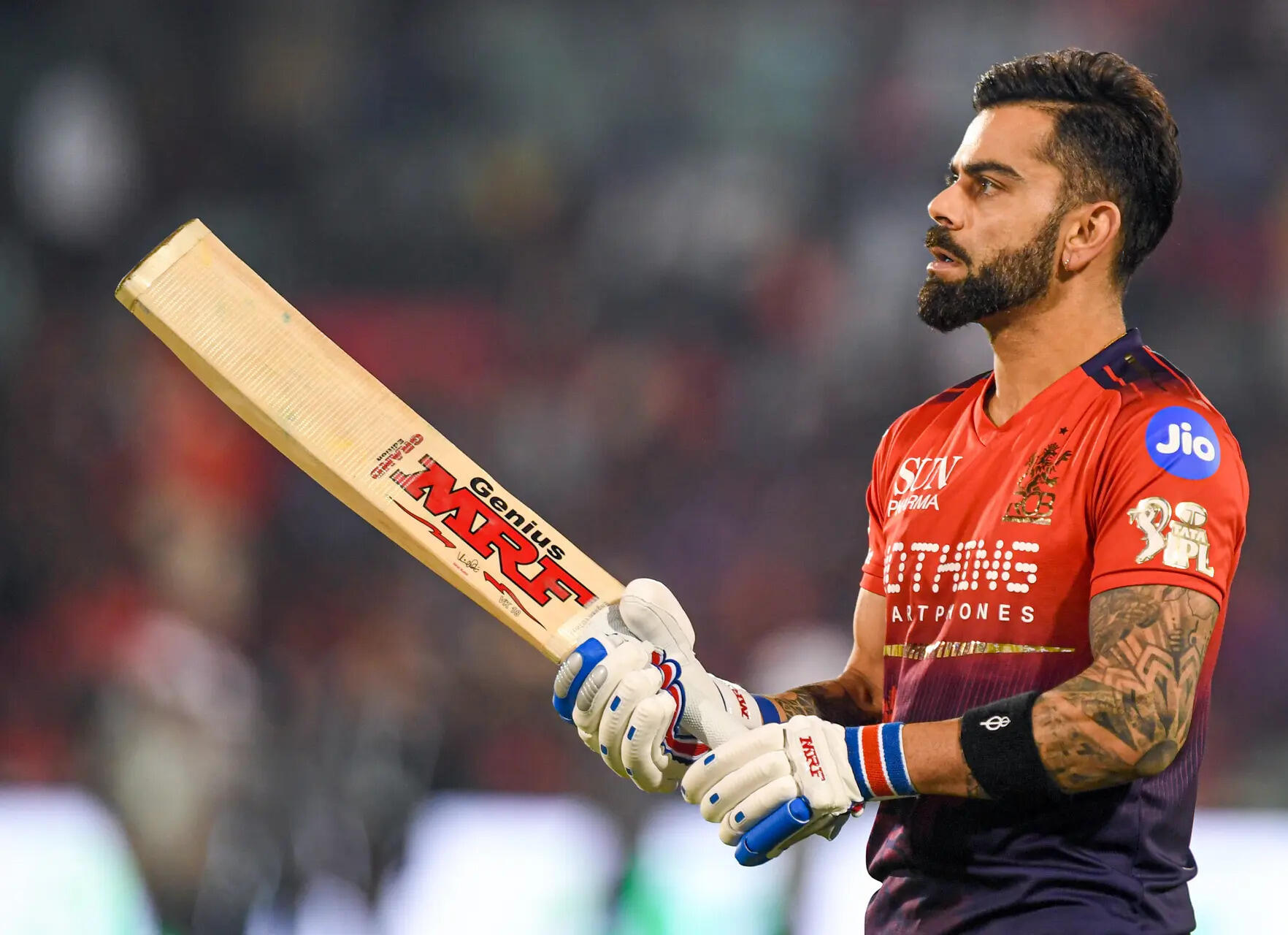 'Sports need you': Kohli told 'play as long as possible' by IPL great - Watch