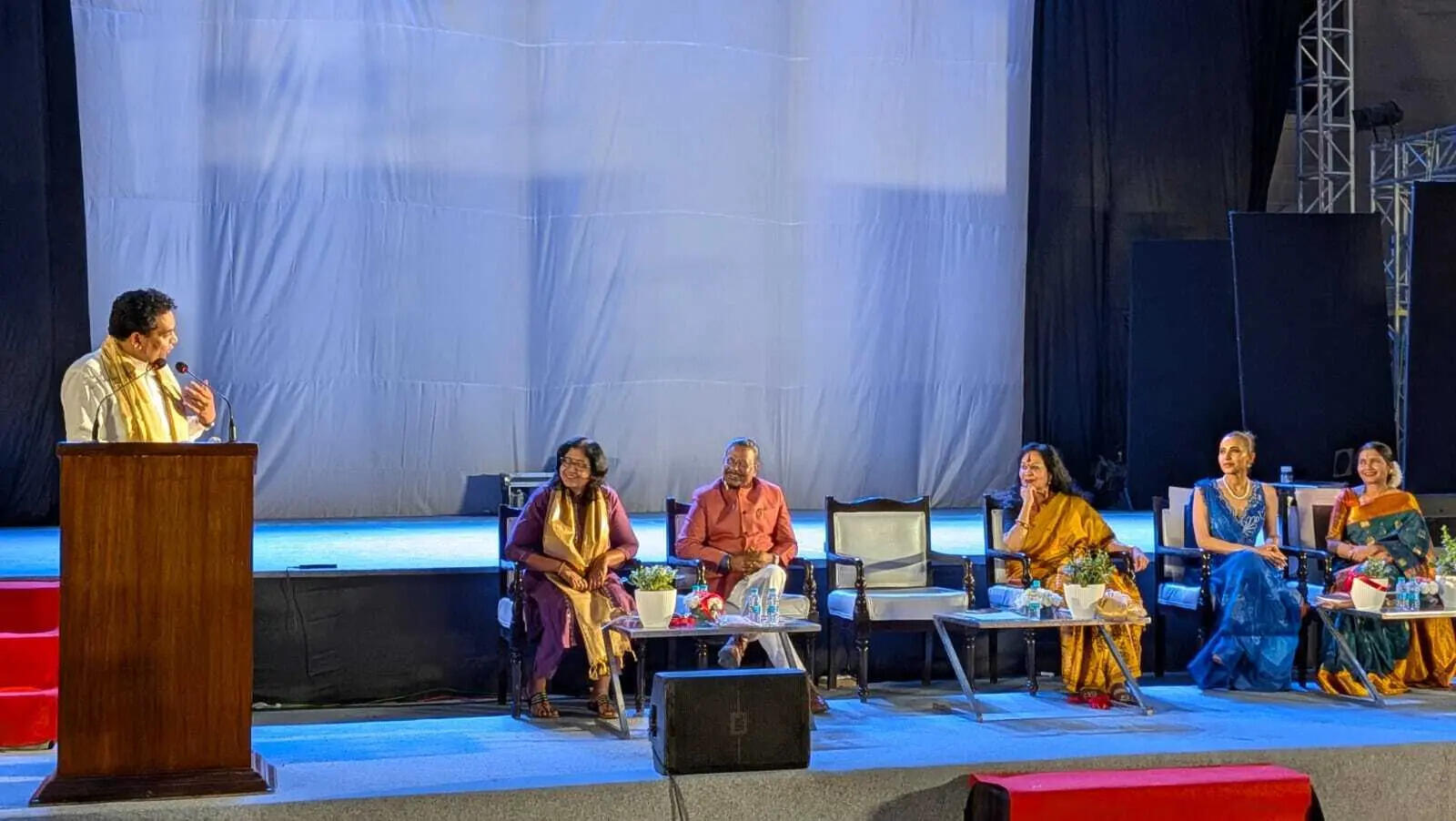 The presentation brought together personalities from the fields of governance, art, culture, theatre, and fashion