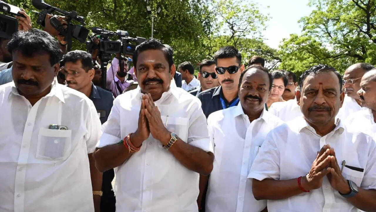 AIADMK ‘splits’ after Vijay’s floor test: Is Tamil Nadu headed for a Shiv Sena-like drama?