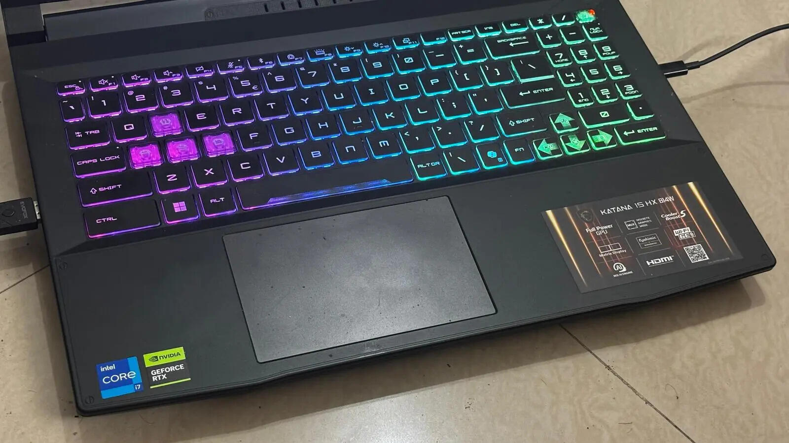 Decent keyboard and tracking pad experience
