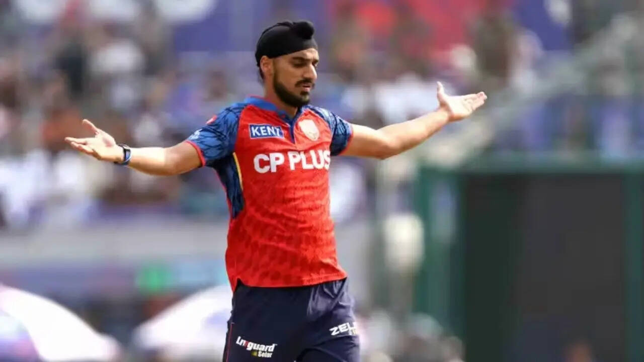 ‘Very loud person’: PBKS respond as Arshdeep faces criticism over viral Tilak clip