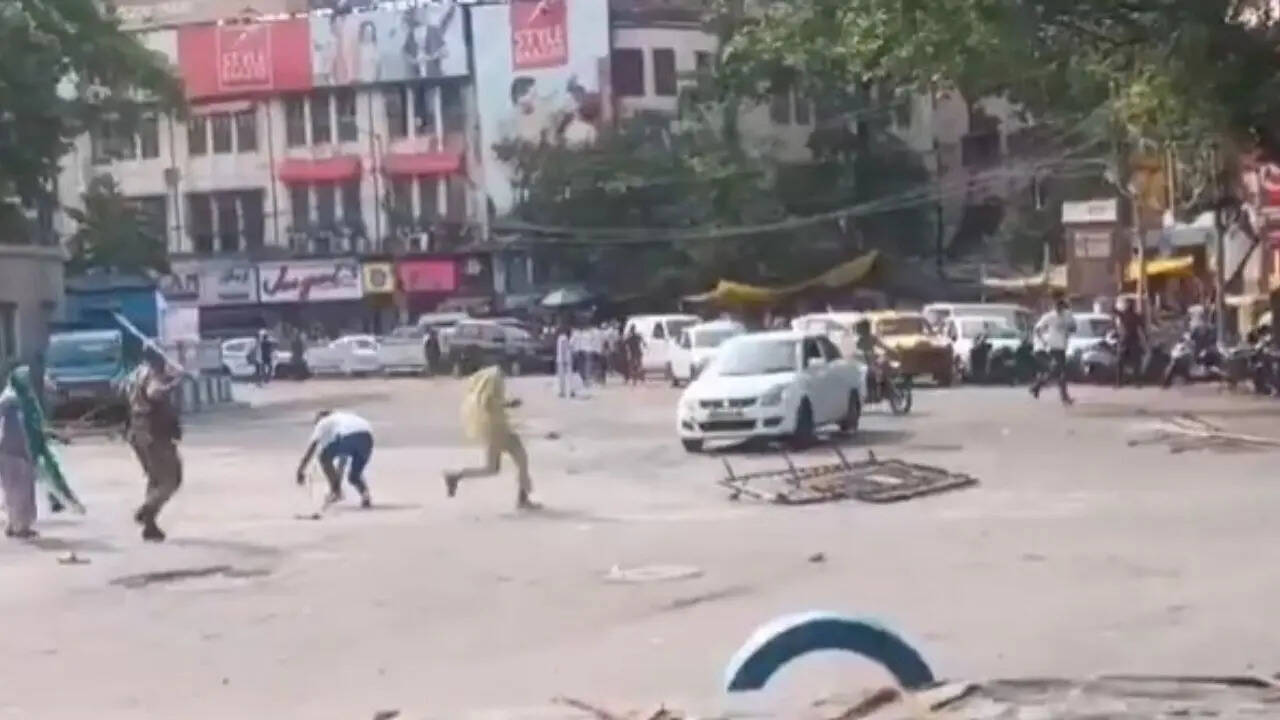 Protest against demolition drive turns violent in Kolkata’s Park Circus, 3 police personnel injured