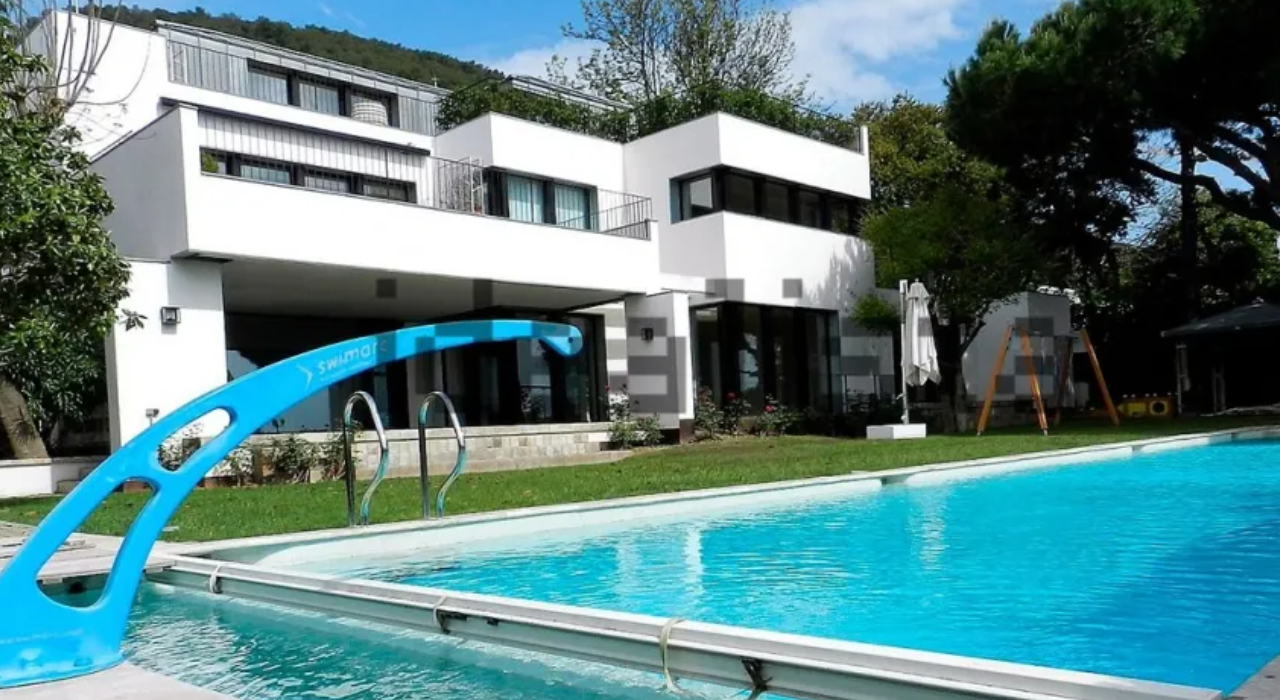 Pep guardiola old home marital barcelona