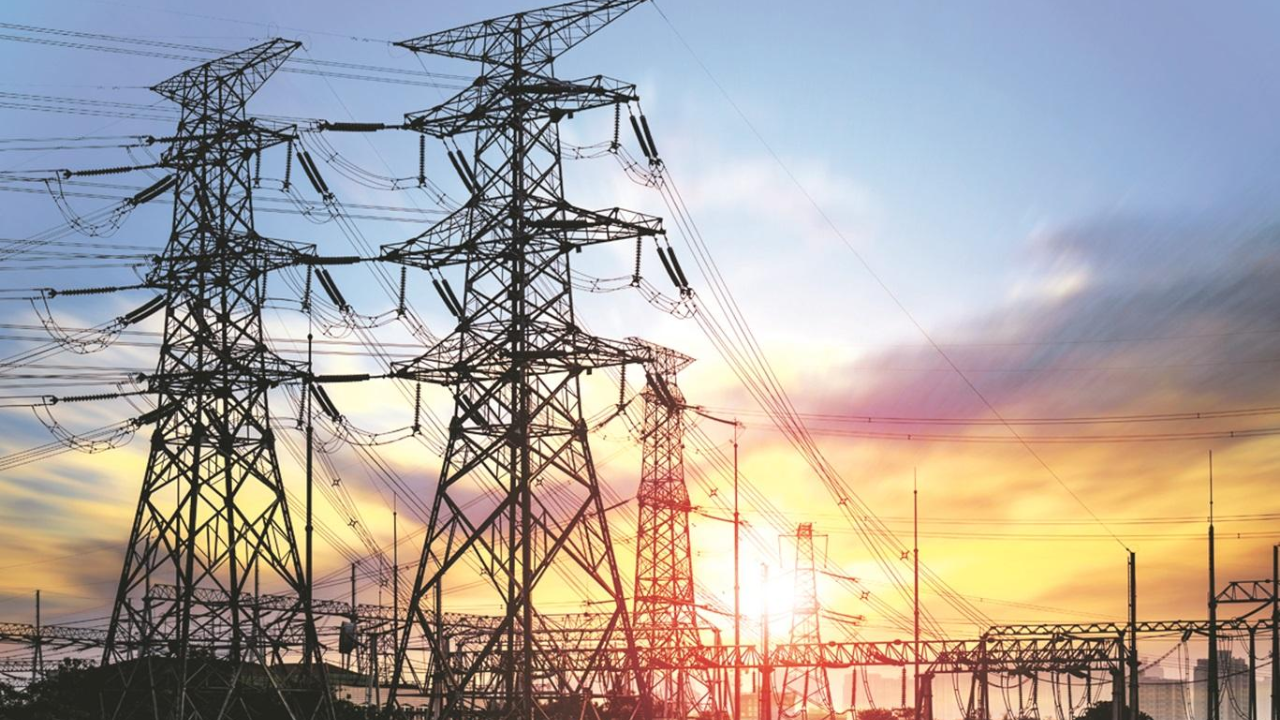 Peak power demand hits record 260.5 GW